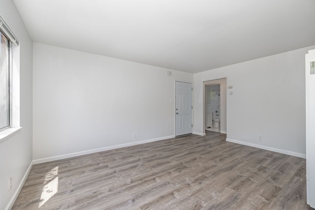2135 Buena Vista Ave #B