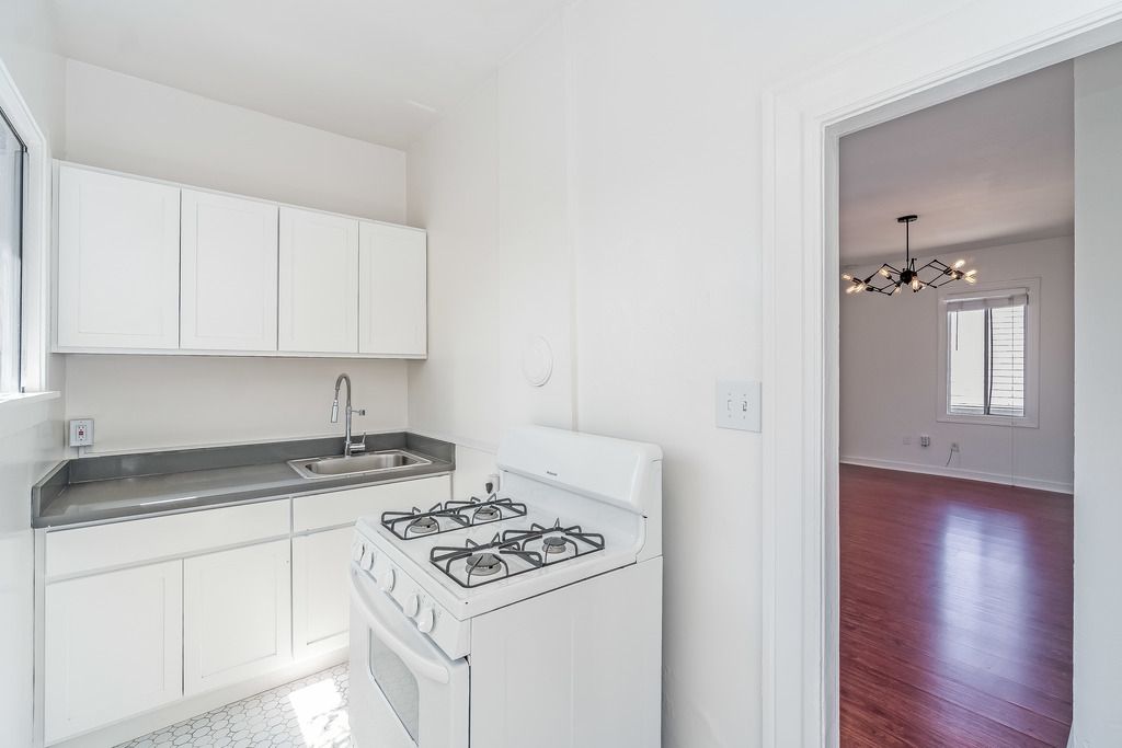 1551 Saint Charles #4