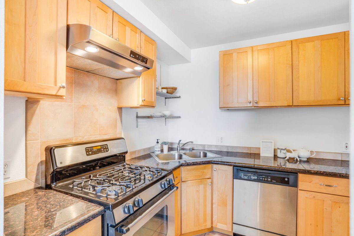 426 27th Street B203
