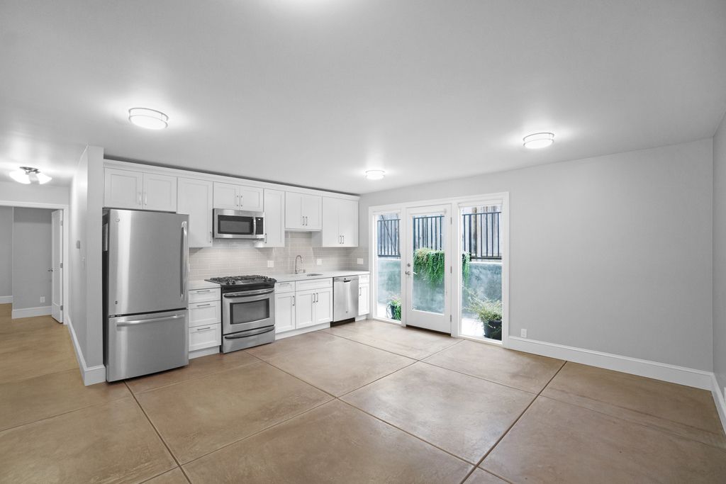 1524 Pearl Street - lower duplex