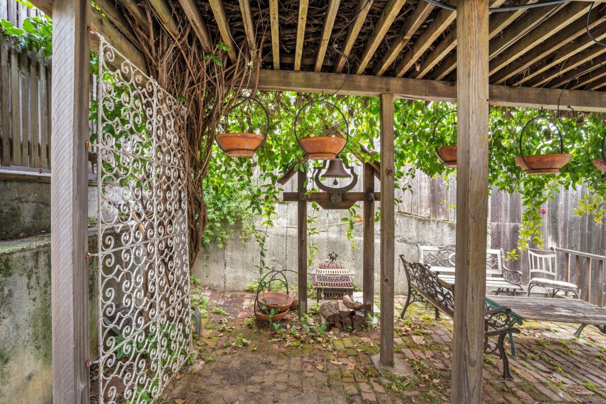 2114 Clinton Ave unit 1/2