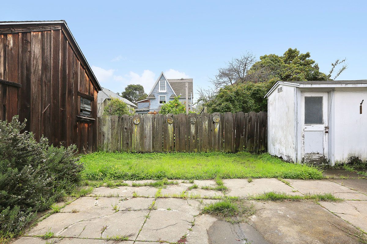 322 Lincoln Avenue