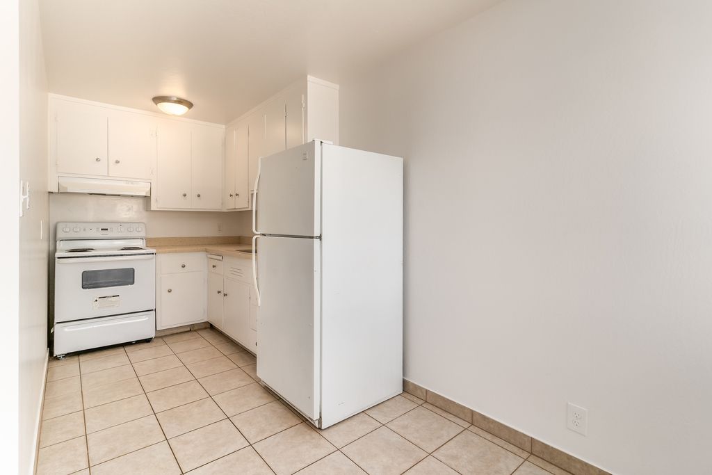 2136 Lincoln Ave #C