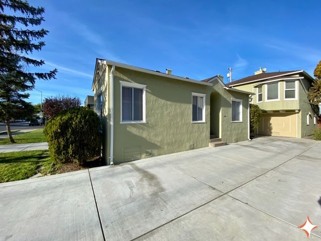 3103 Fernside Blvd