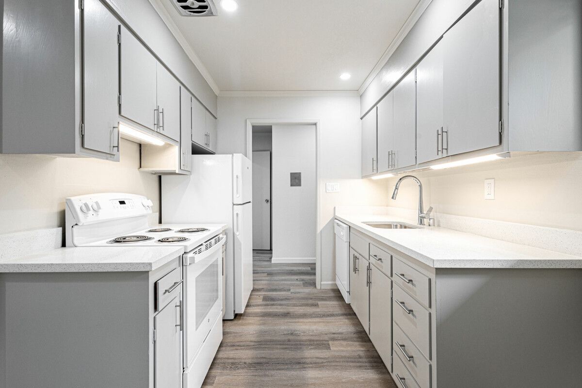 145 17th Street #208