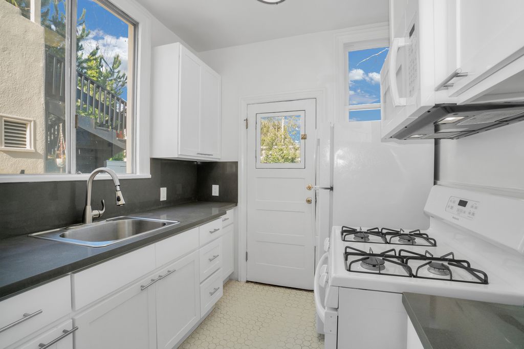 1415 Grand St #1