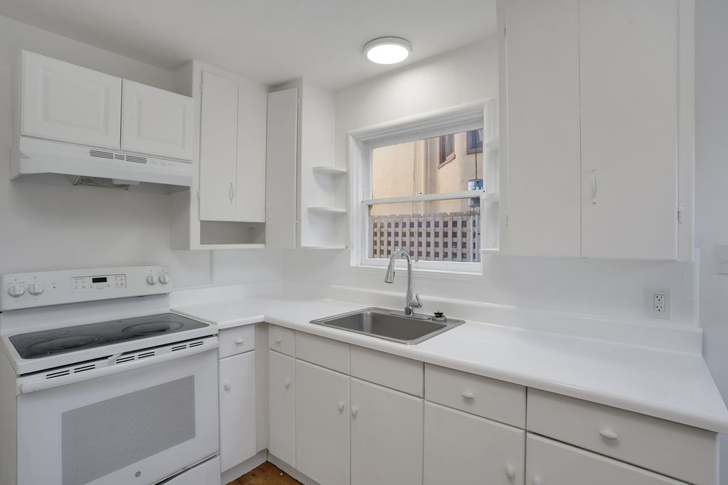 469 Santa Clara Ave