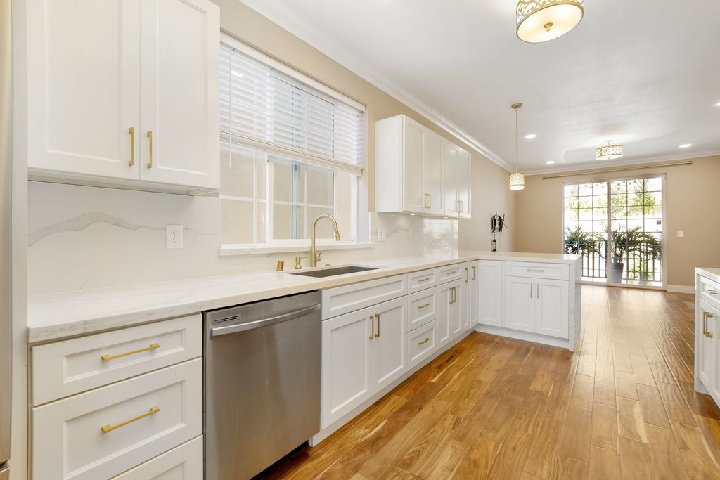 1260 Ariane Ct 