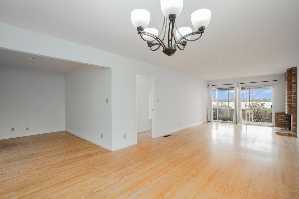 2616 Bayview Drive 