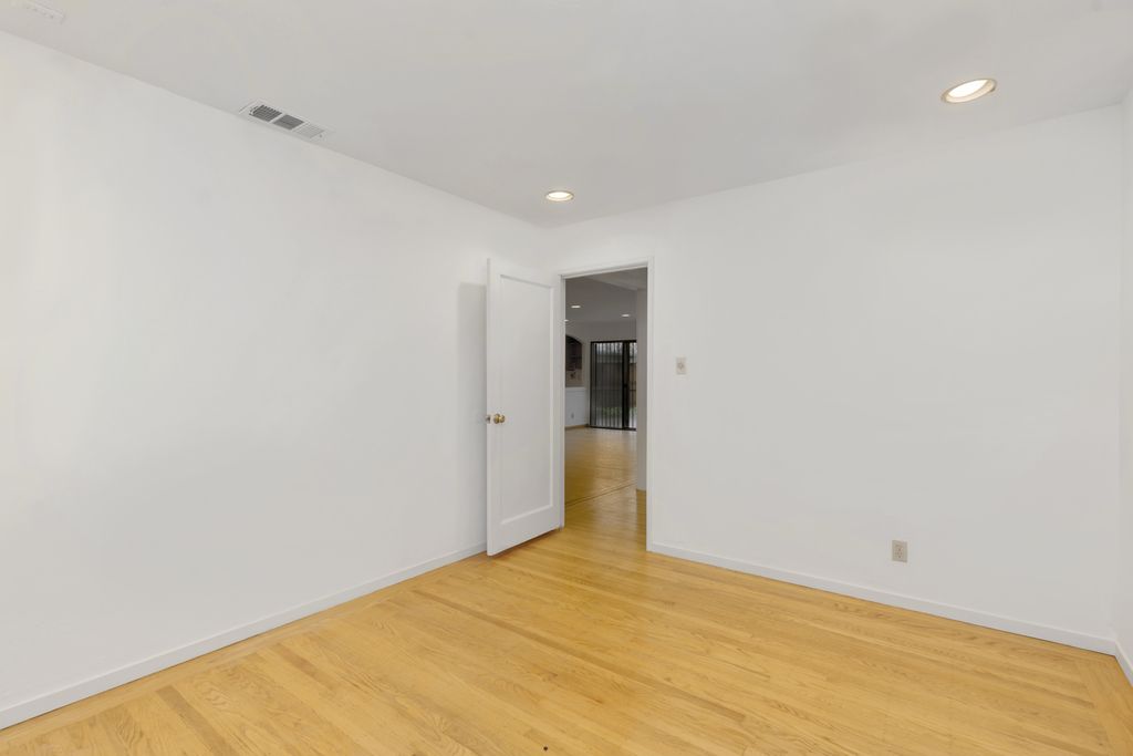 3462 Figueroa Drive 