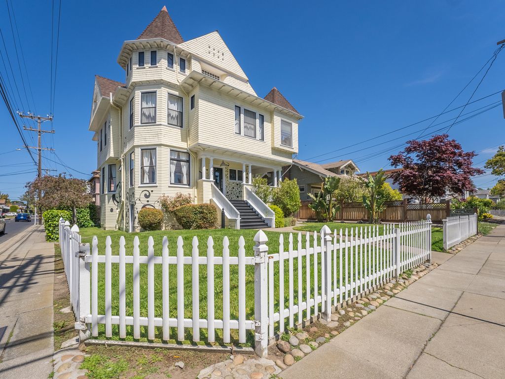 2103 Clinton Avenue #A