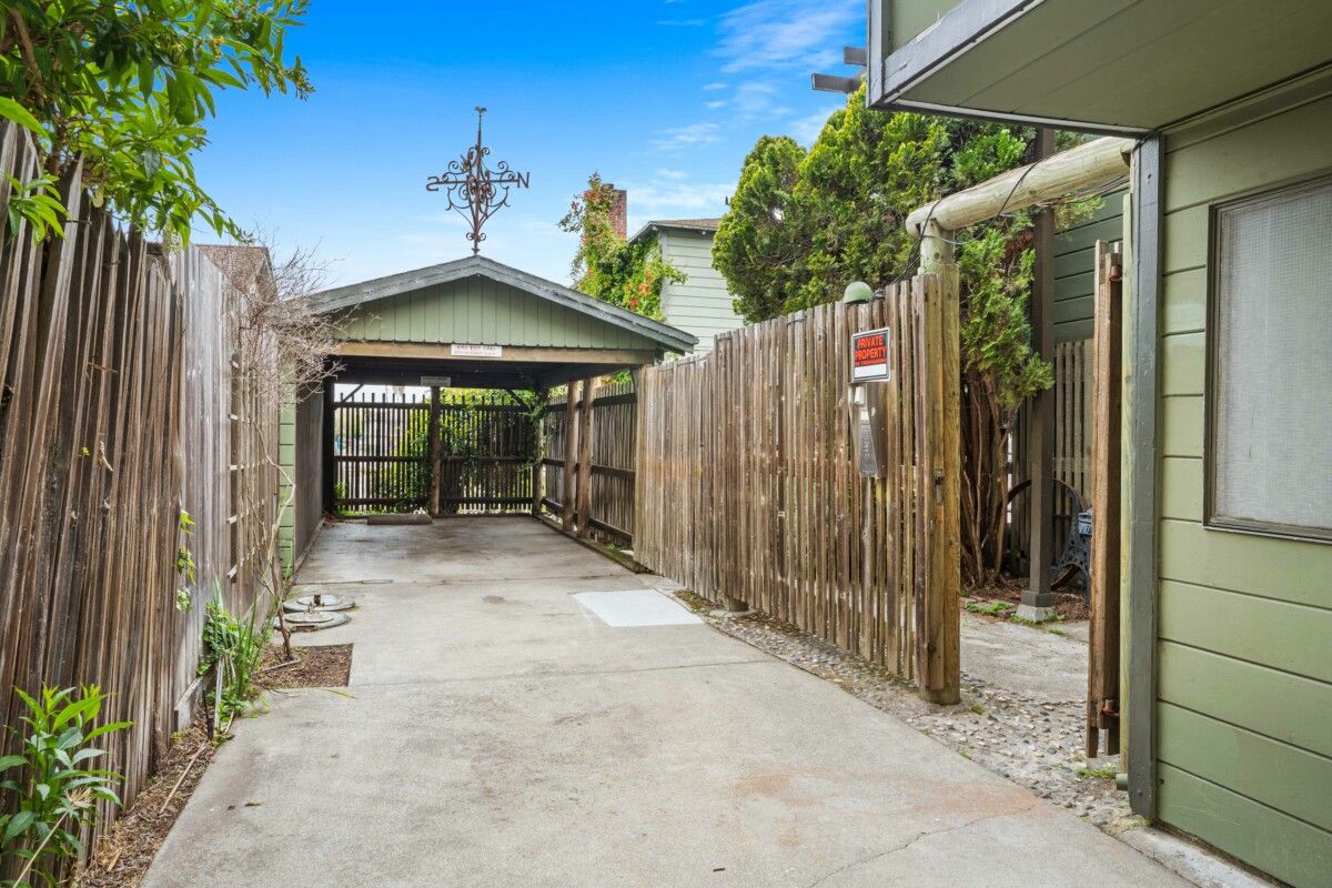 2114 Clinton Ave unit 1/2