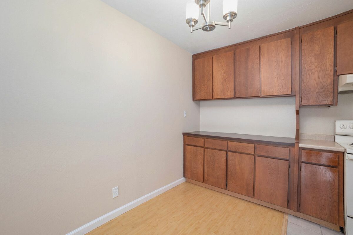 965 Shorepoint Ct. #211 