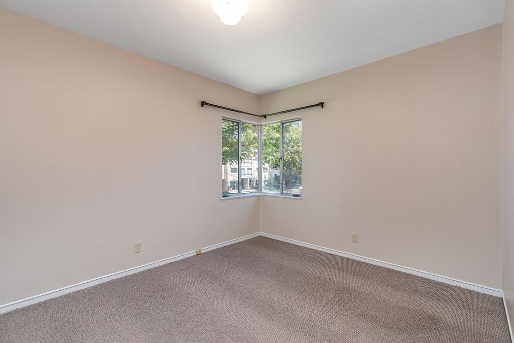 2034 Central Ave - Upper unit