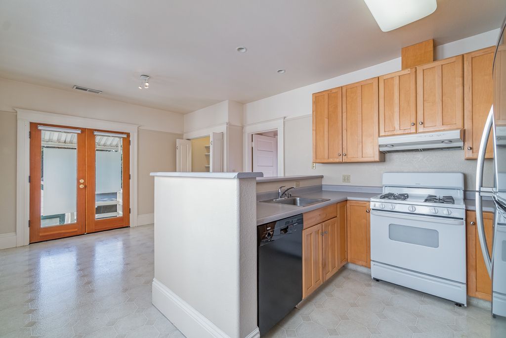 616 Santa Clara Ave 