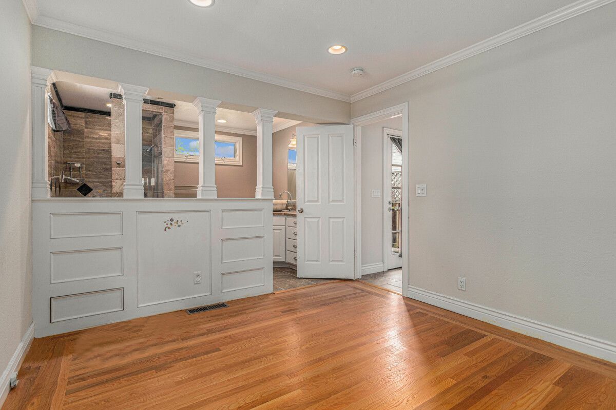 831 Santa Clara Ave 