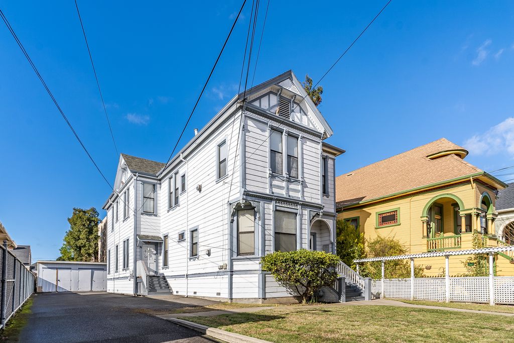 1541  Bay Street #2