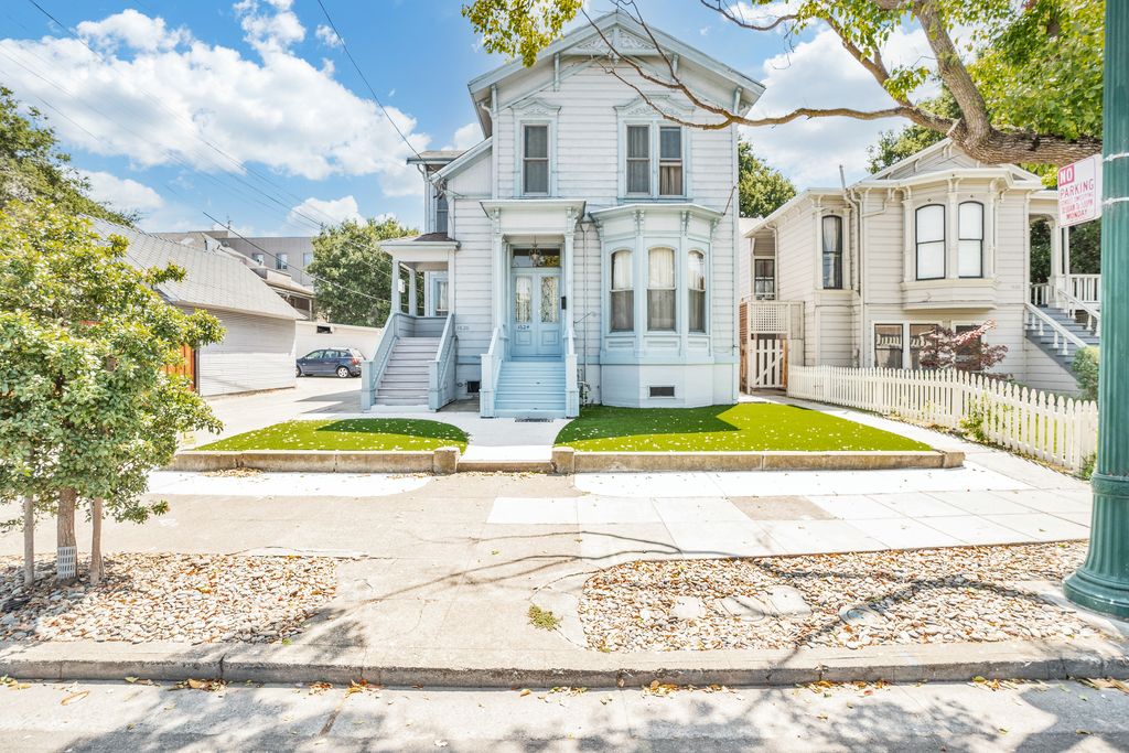 1624 Santa Clara Ave - Lower unit