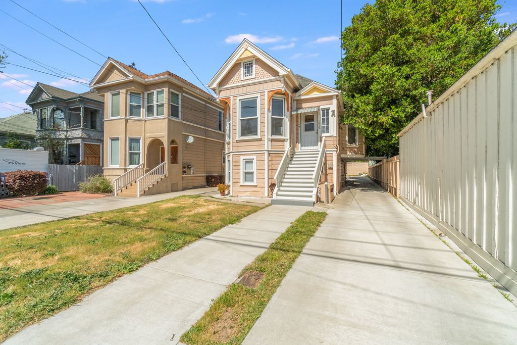 1823 Santa Clara Ave 