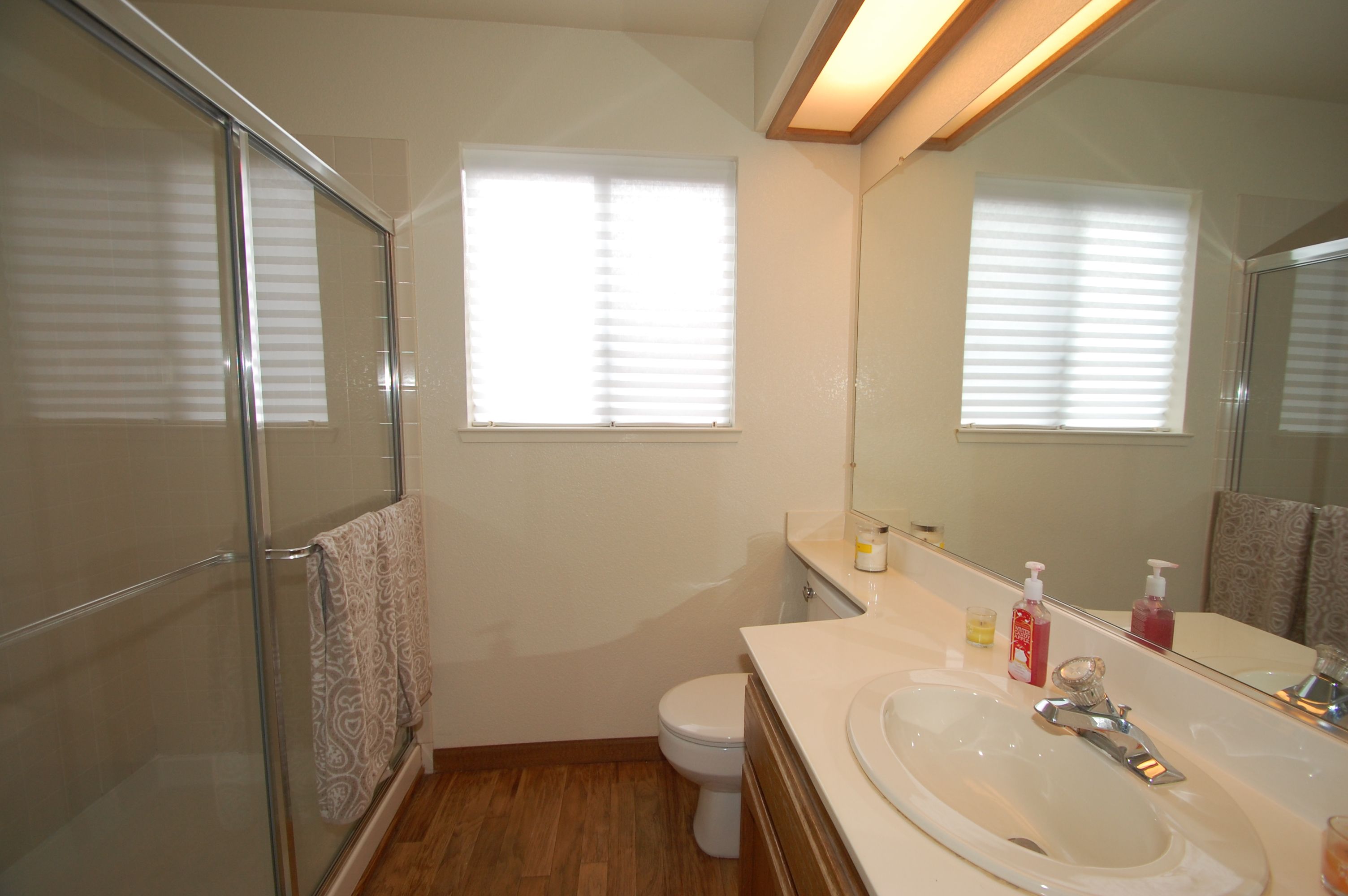 1381 Divine Lane