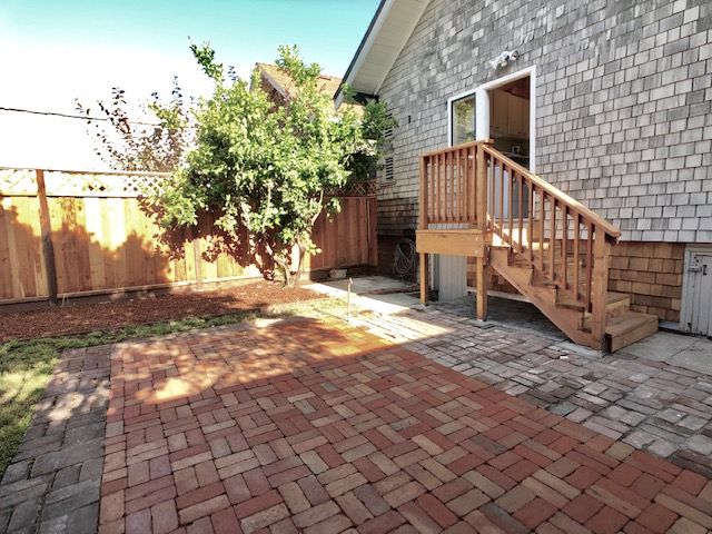 2528 Webb Ave