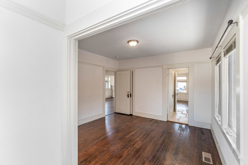2431 Clement Ave