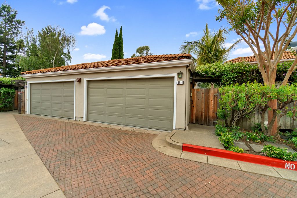 4614 Redwood Road