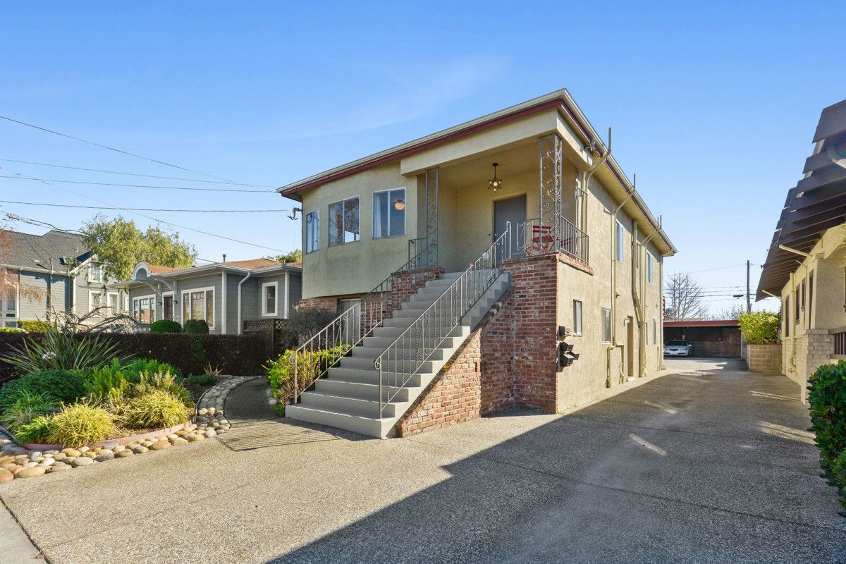 1138 Broadway