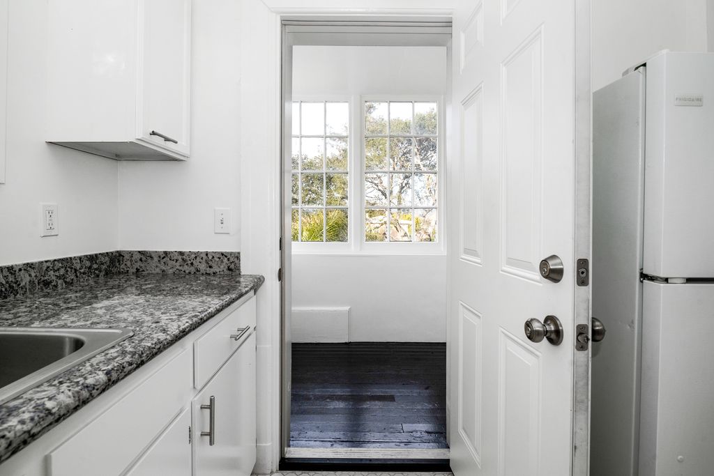 2029 Central Avenue #7