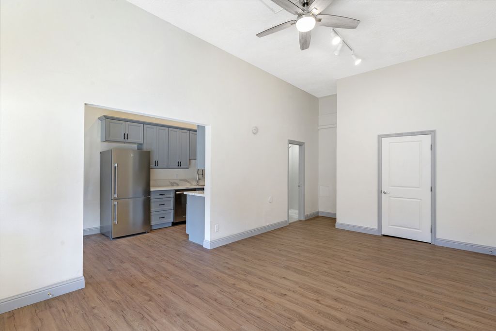 1411 Encinal Ave 