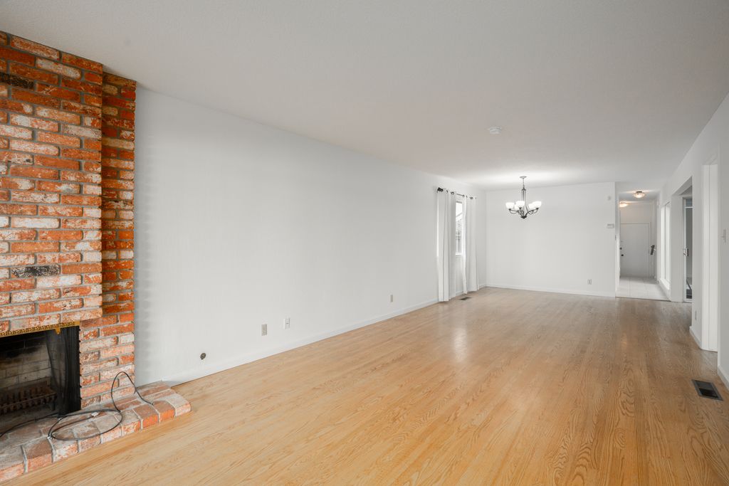 2616 Bayview Drive 