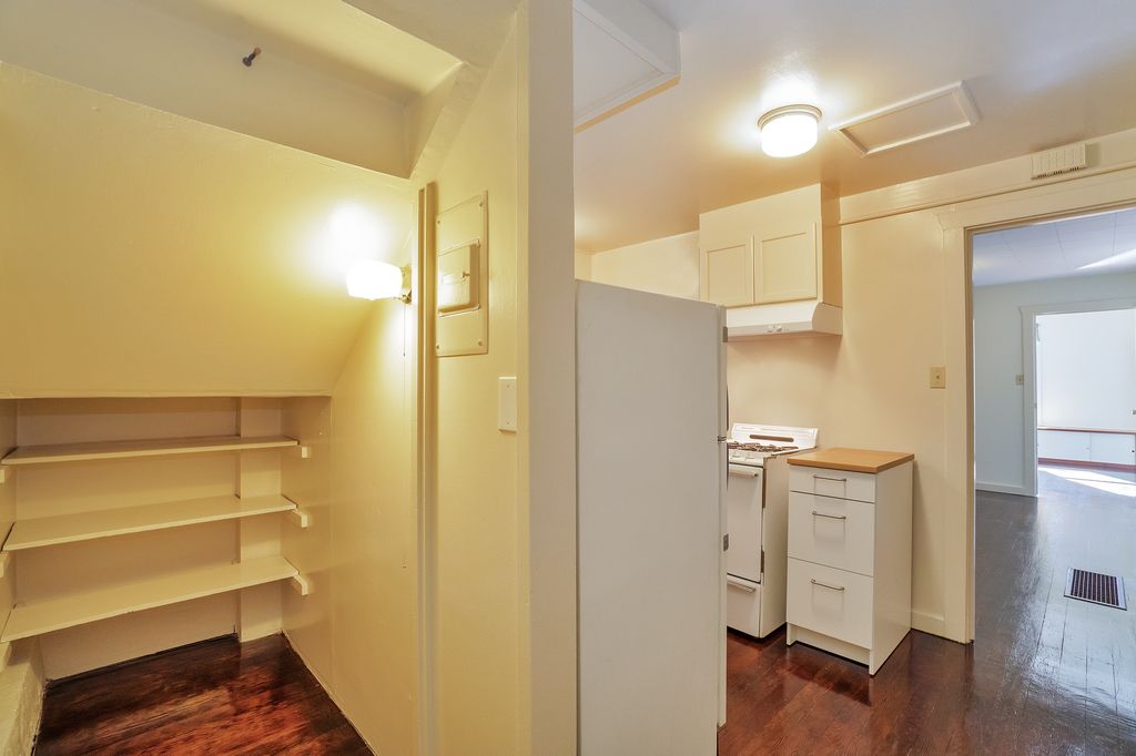 525 Taylor Ave #B