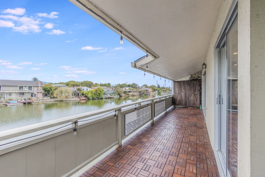 339 Broadway #210