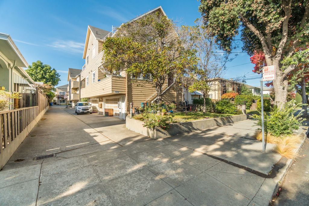 1319 Pearl Street #6