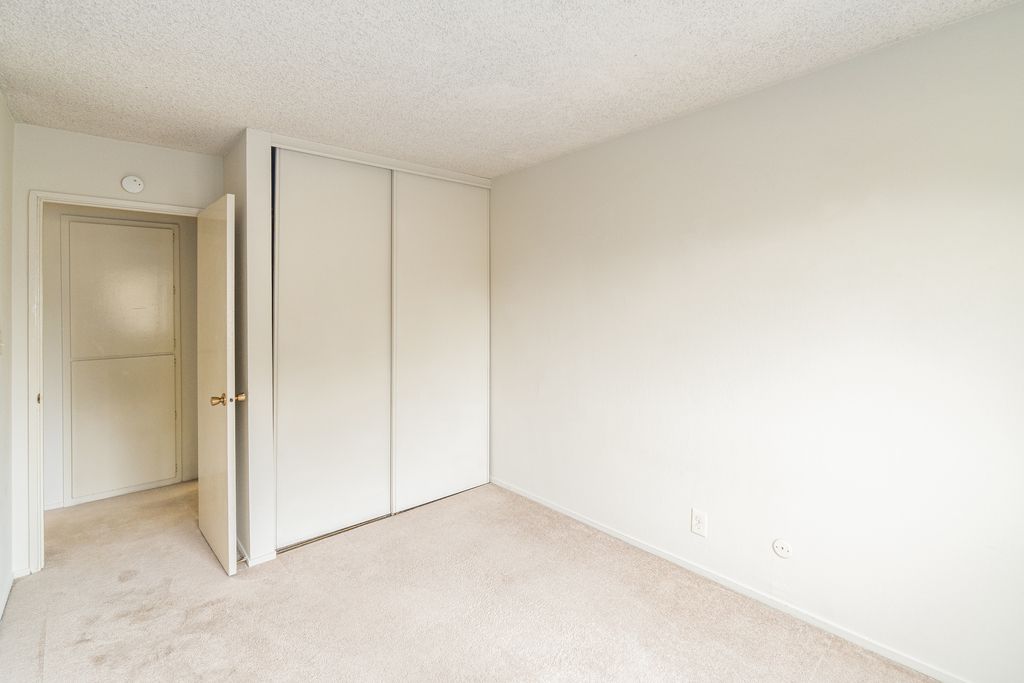 3158 Phoenix Lane