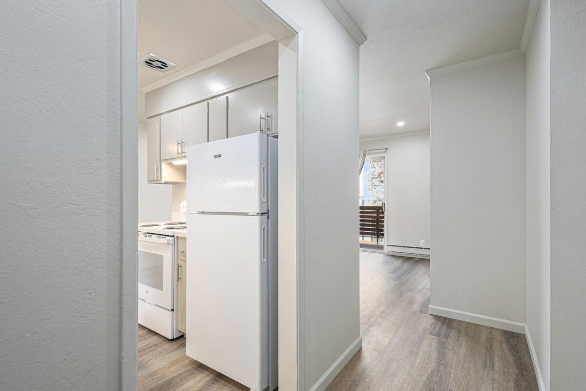 145 17th Street #208