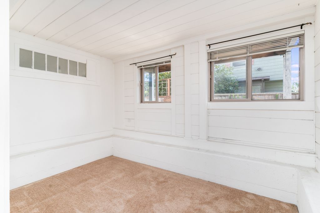 2114 Clinton Ave #C