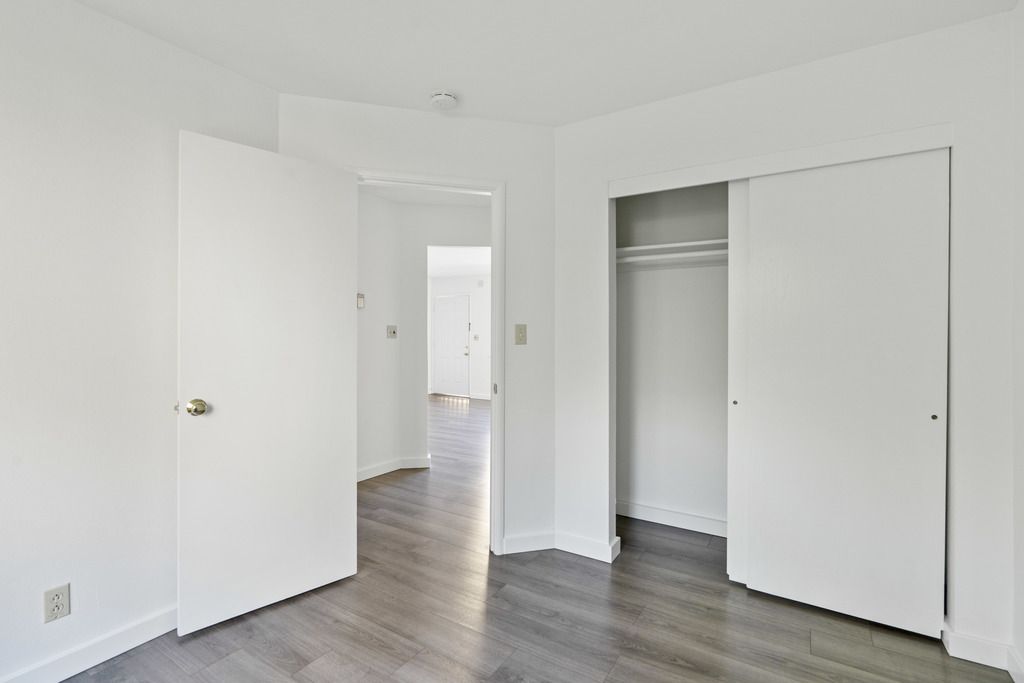1833 Clinton Ave #D
