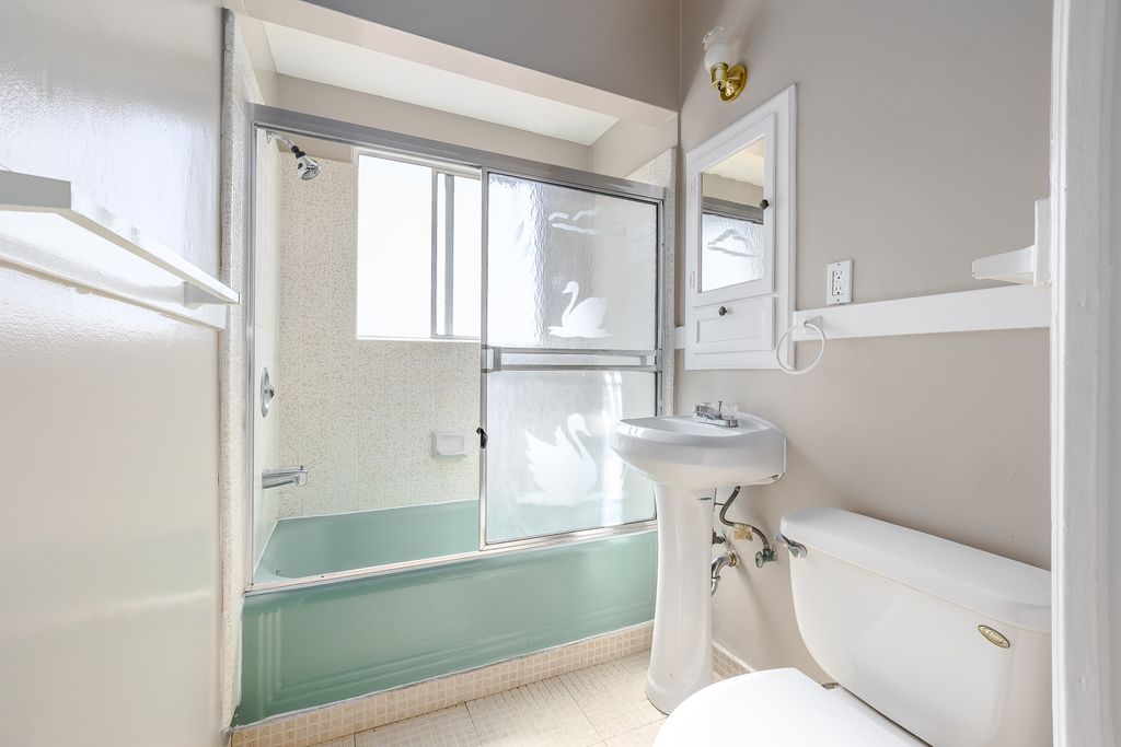 922 Chestnut St Apt #4