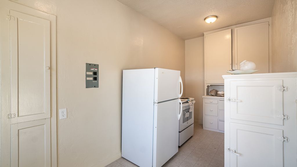 621 Central Ave #211