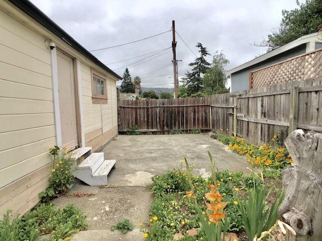 4220 Suter St.