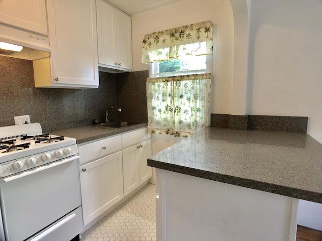 1537 Everett Street #2