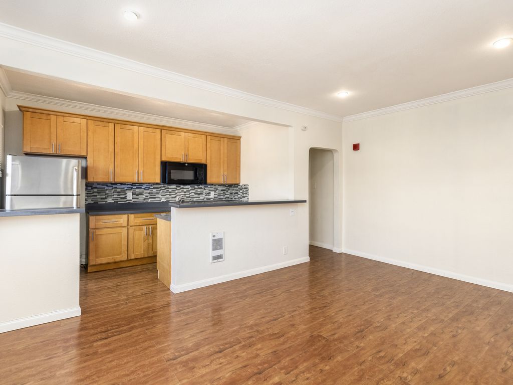 1829 6th Ave #307