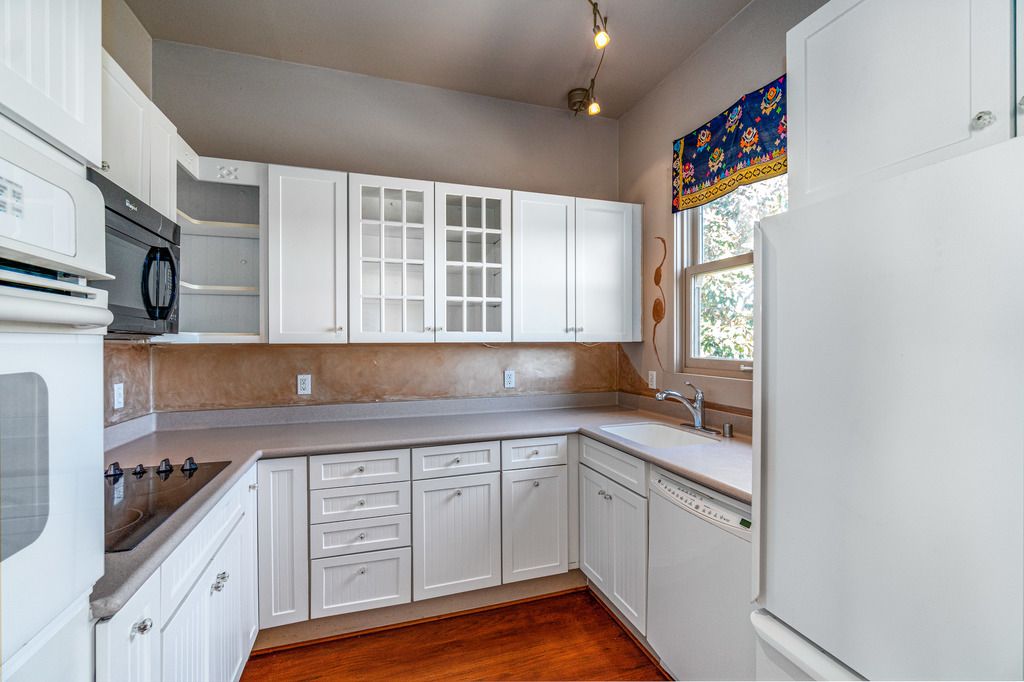 1402 Santa Clara Ave
