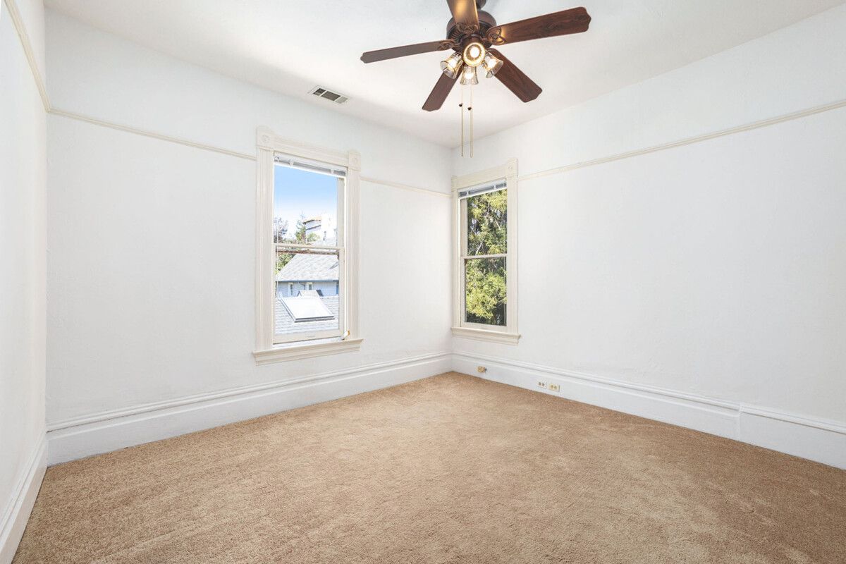 1813 Clinton Ave #B