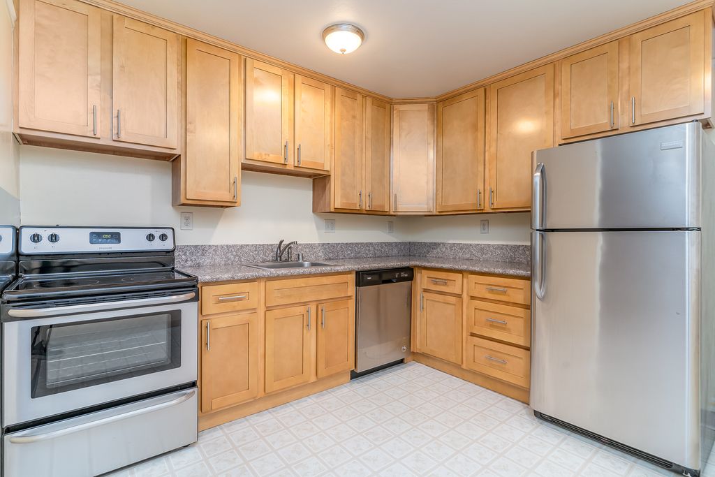 2045 Santa Clara #E