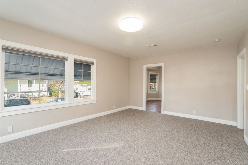 1612 Concordia Street - Upper unit