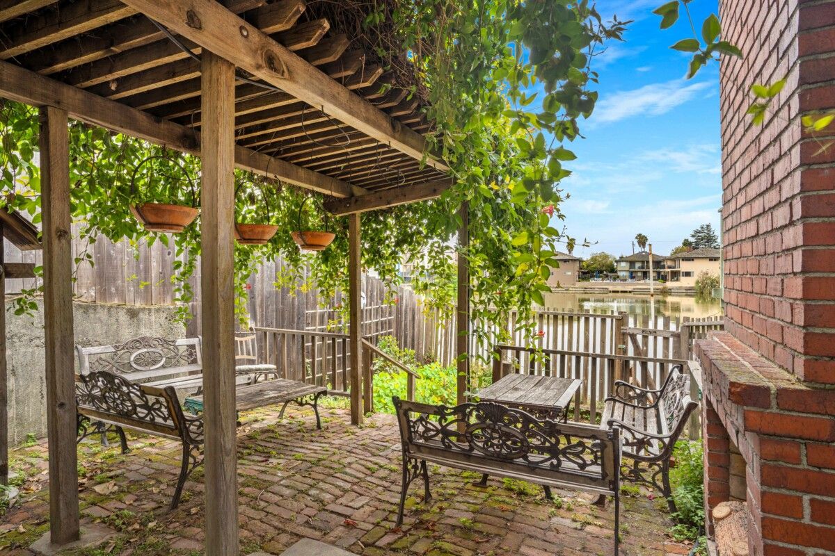 2114 Clinton Ave unit 1/2
