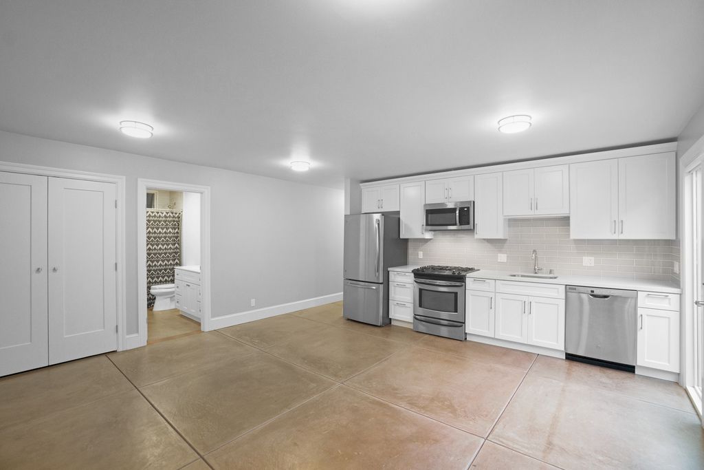 1524 Pearl Street - lower duplex