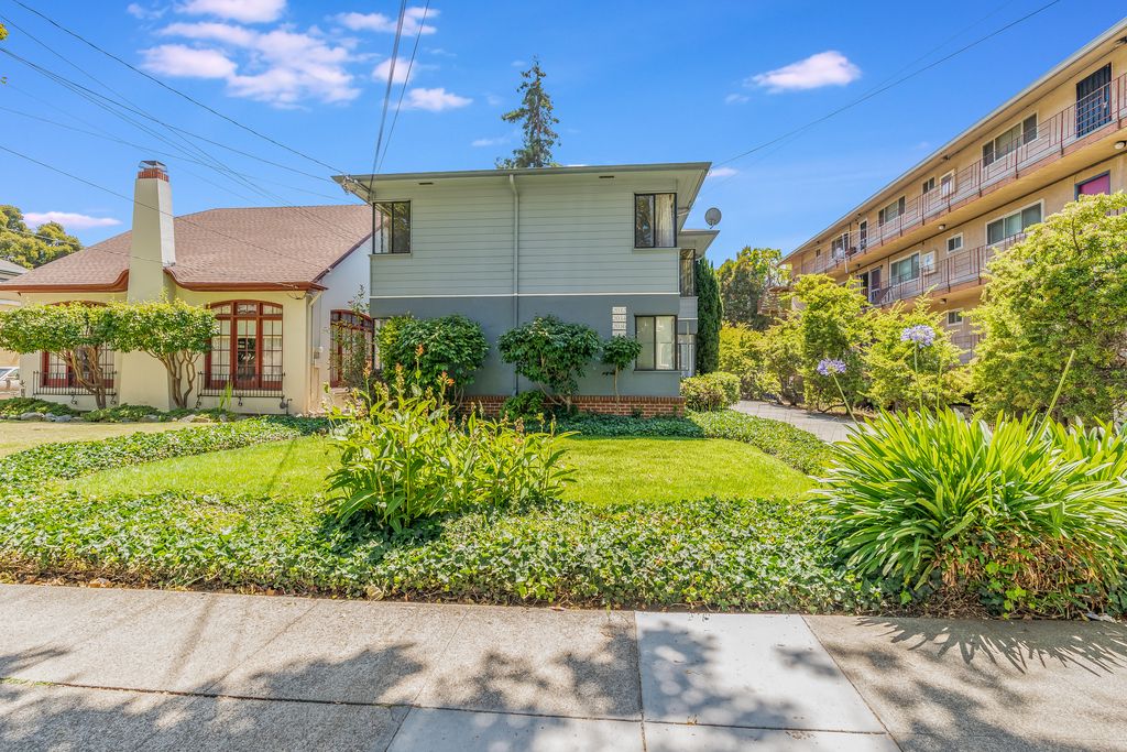 2034 Central Ave - Upper unit
